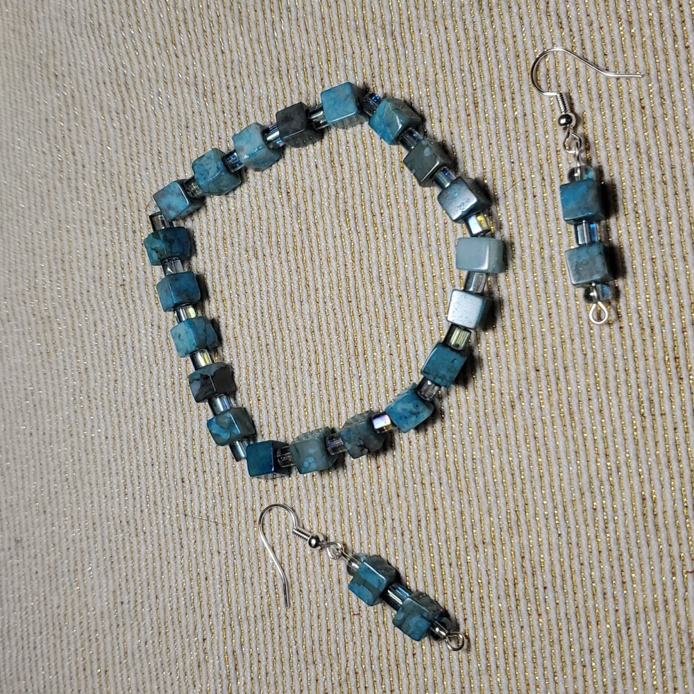 Handmade Stretch bracelet and earrings.